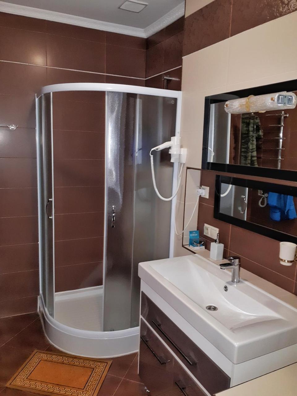 Knyazhyi Dvir Apartment Strigalnya Luaran gambar