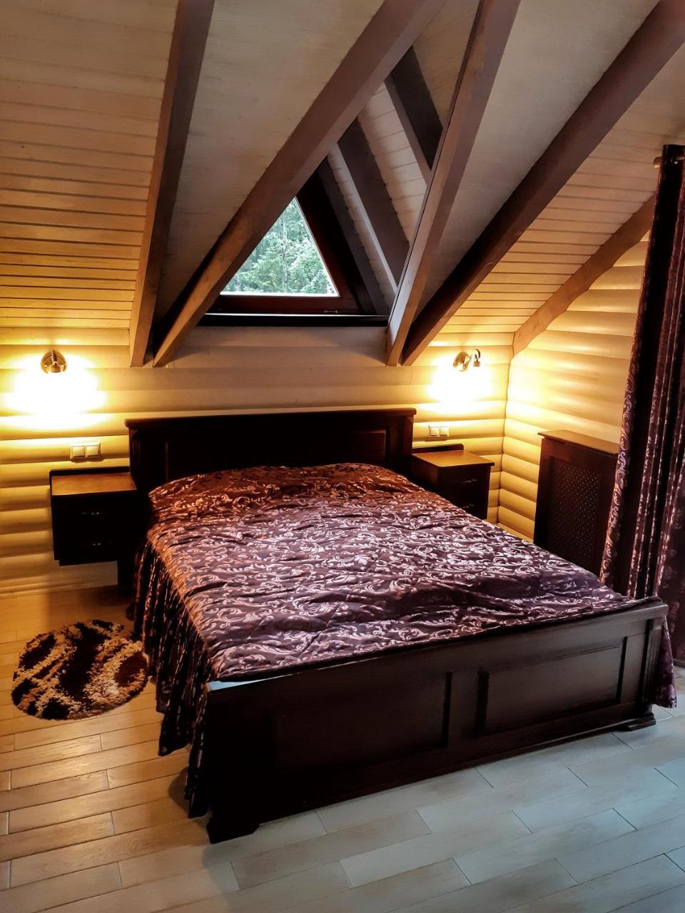 Knyazhyi Dvir Apartment Strigalnya Luaran gambar