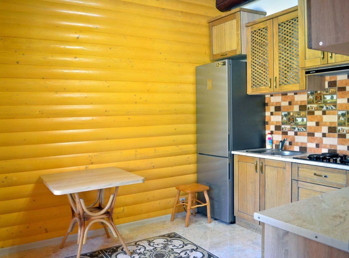 Knyazhyi Dvir Apartment Strigalnya Luaran gambar