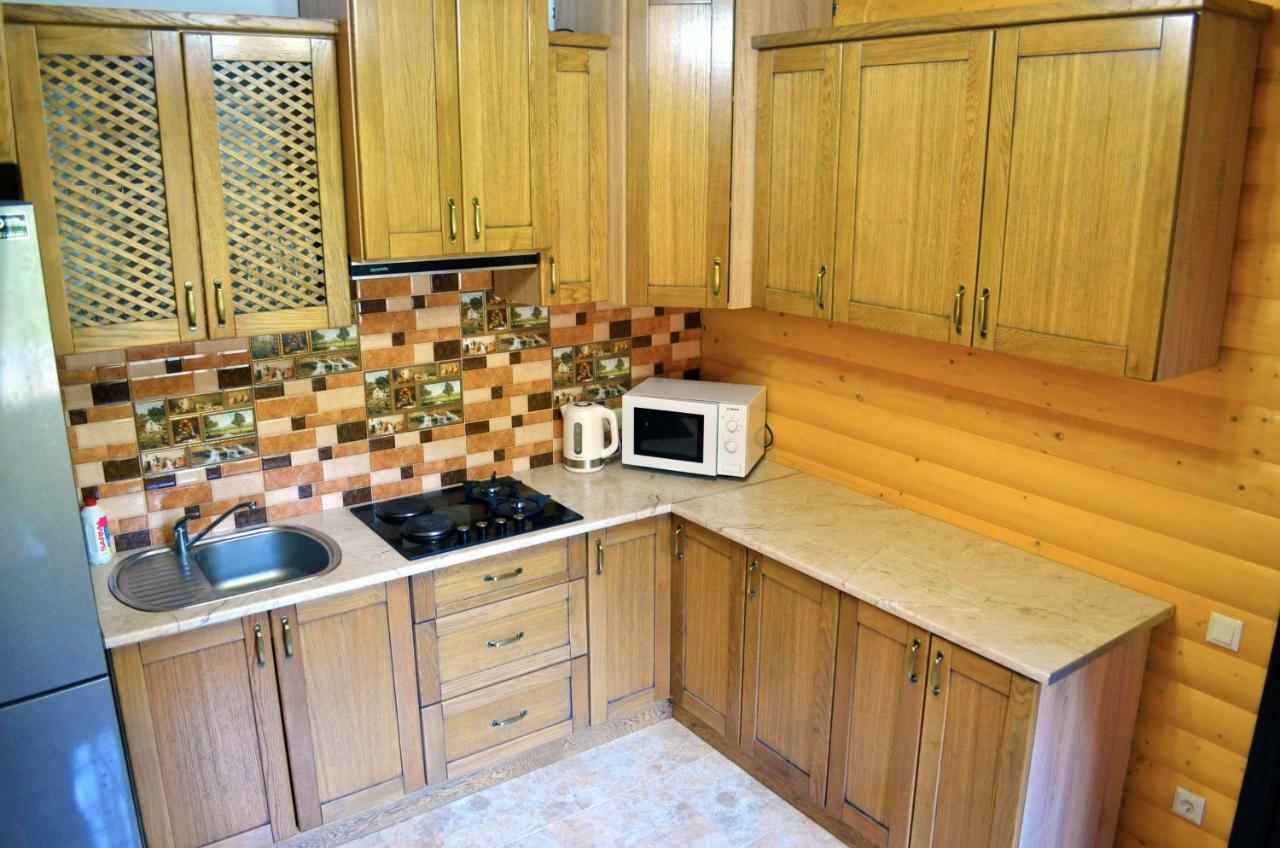 Knyazhyi Dvir Apartment Strigalnya Luaran gambar